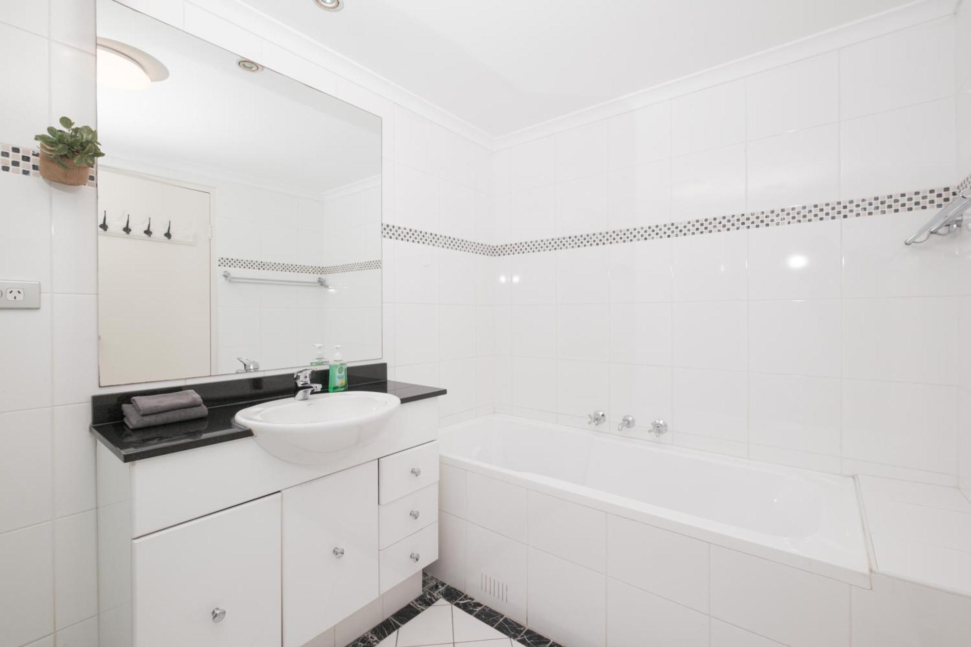 Fantastic 3br With Parking & Darling Harbour - 10 Mins Walk Apartment