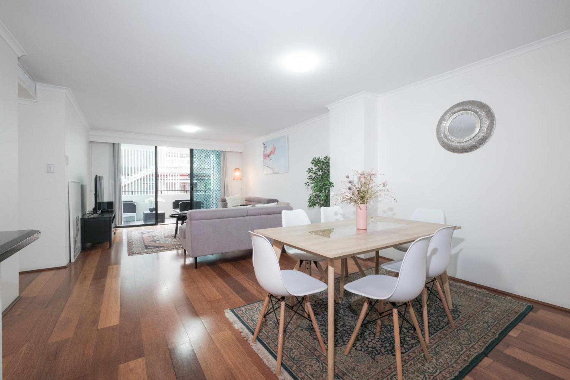 Fantastic 3br With Parking & Darling Harbour - 10 Mins Walk * Sydney