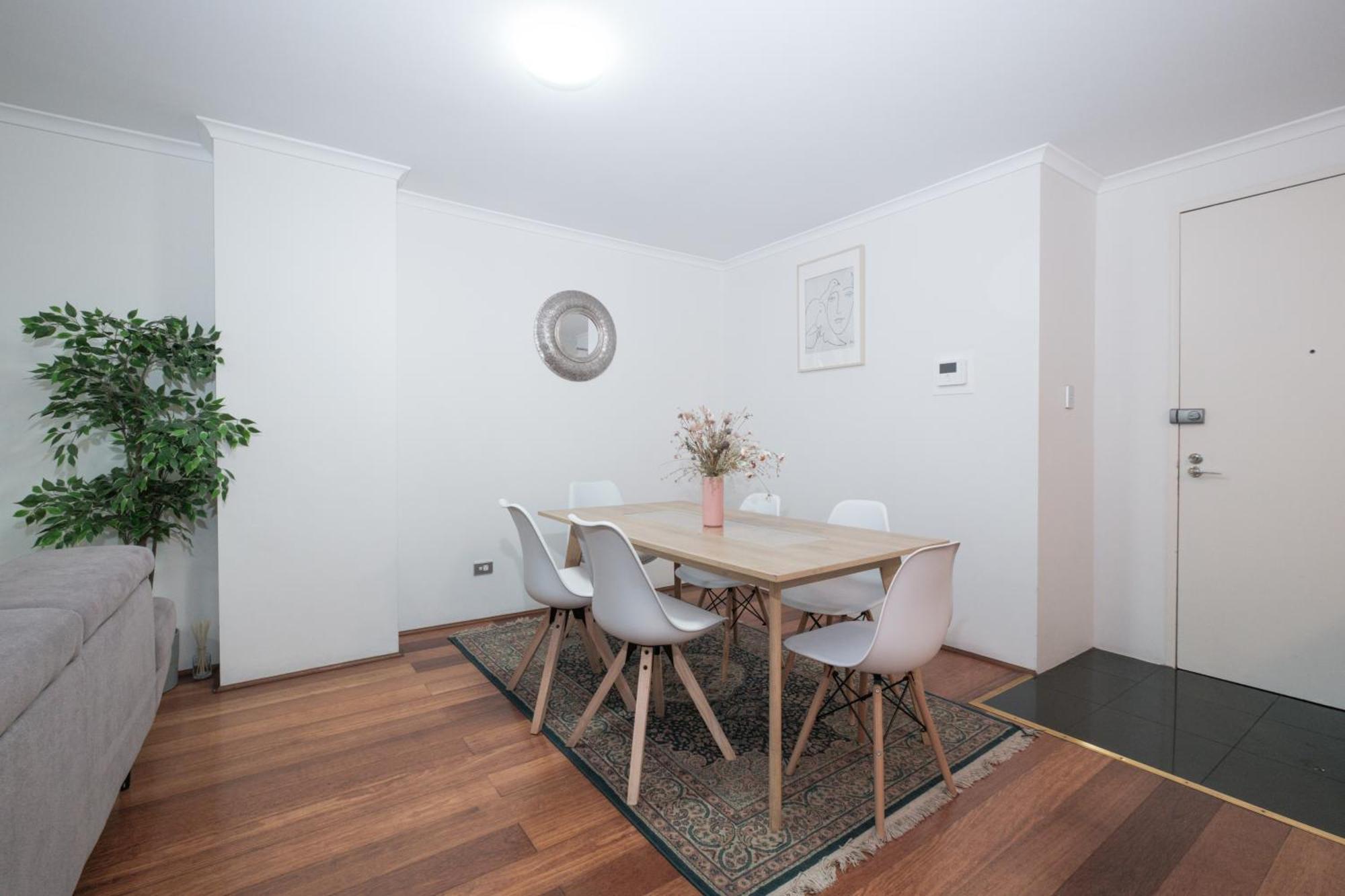 Fantastic 3br With Parking & Darling Harbour - 10 Mins Walk Sydney
